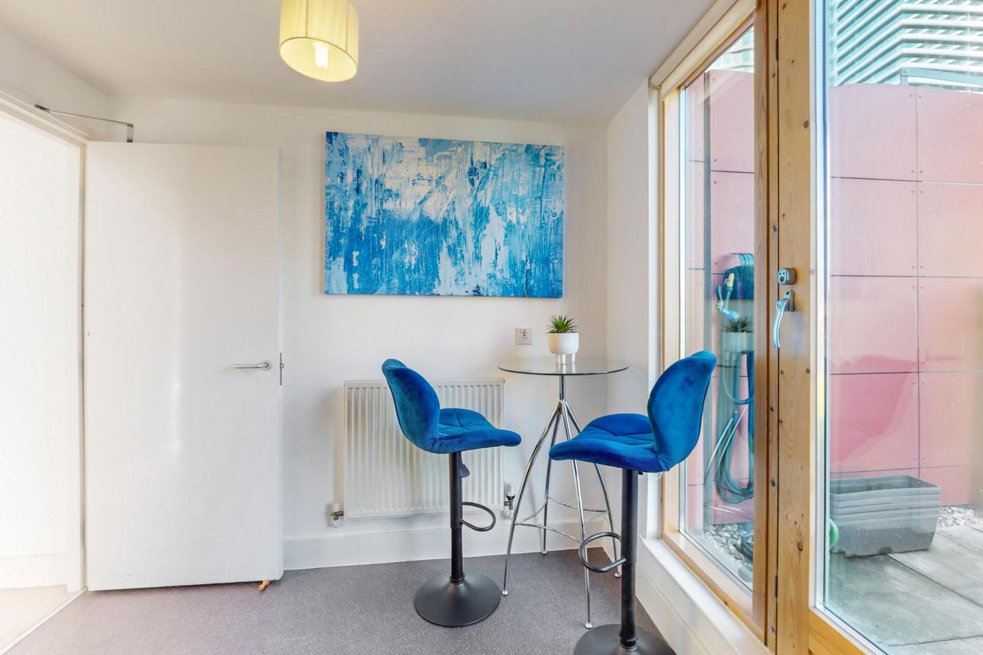 Stylish 2bed Penthouse With Private Roof Terrace In Canary Wharf Apartament Londra